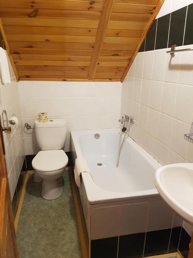 Hostinec Selsky Dvur Zbiroh Buitenkant foto