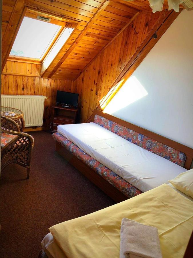 Hostinec Selsky Dvur Zbiroh Buitenkant foto